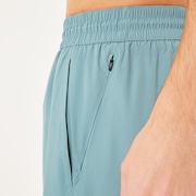 Performance Hybrid Short - Pacific