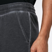 Dye Short - Blackout