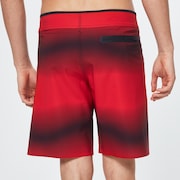 Dynamic Seamless Boardshort 19 - High Risk Red