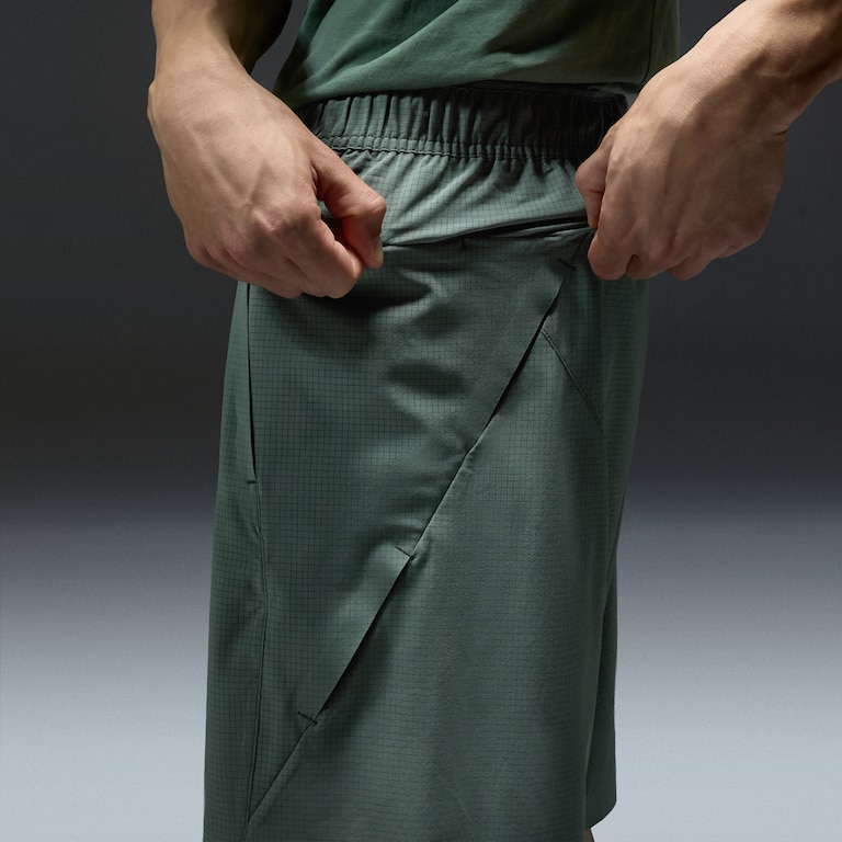 Latitude Veil Short - Aviator Green