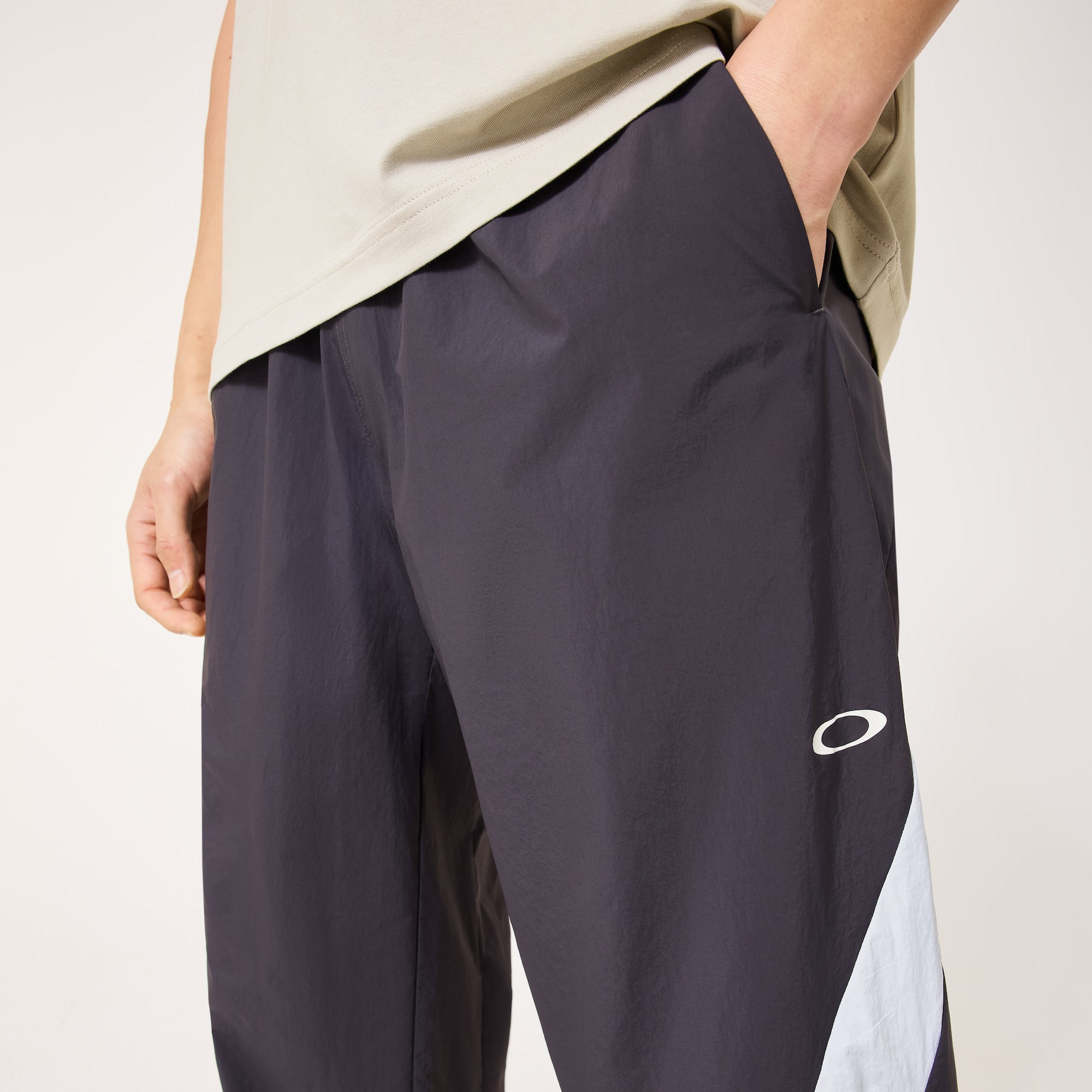 Oakley New Retro Wind Pants 3.0 in Phantom | Oakley® US