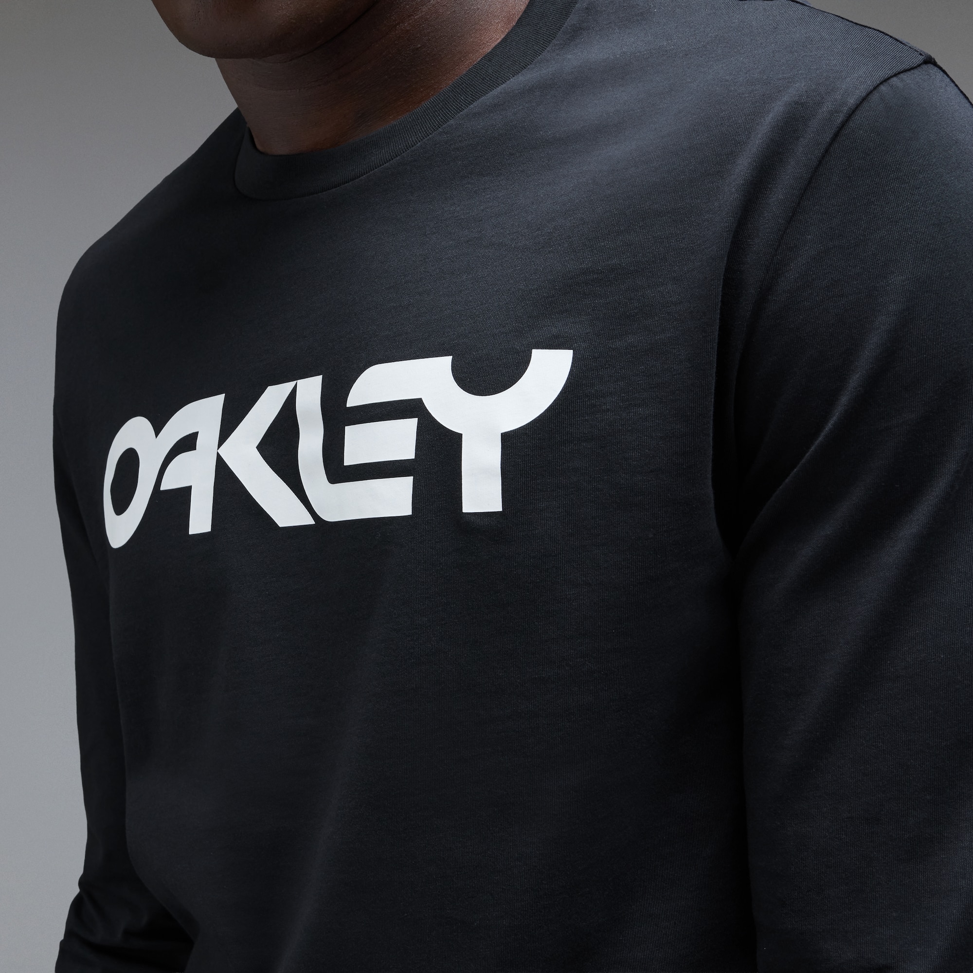 オークリー Mark II L/S Tee 2.0 Black/White | オークリー公式ストア 日本