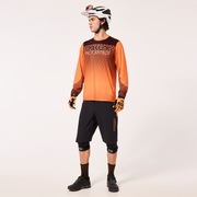 Seeker Short 2.0 - Blackout/Soft Orange
