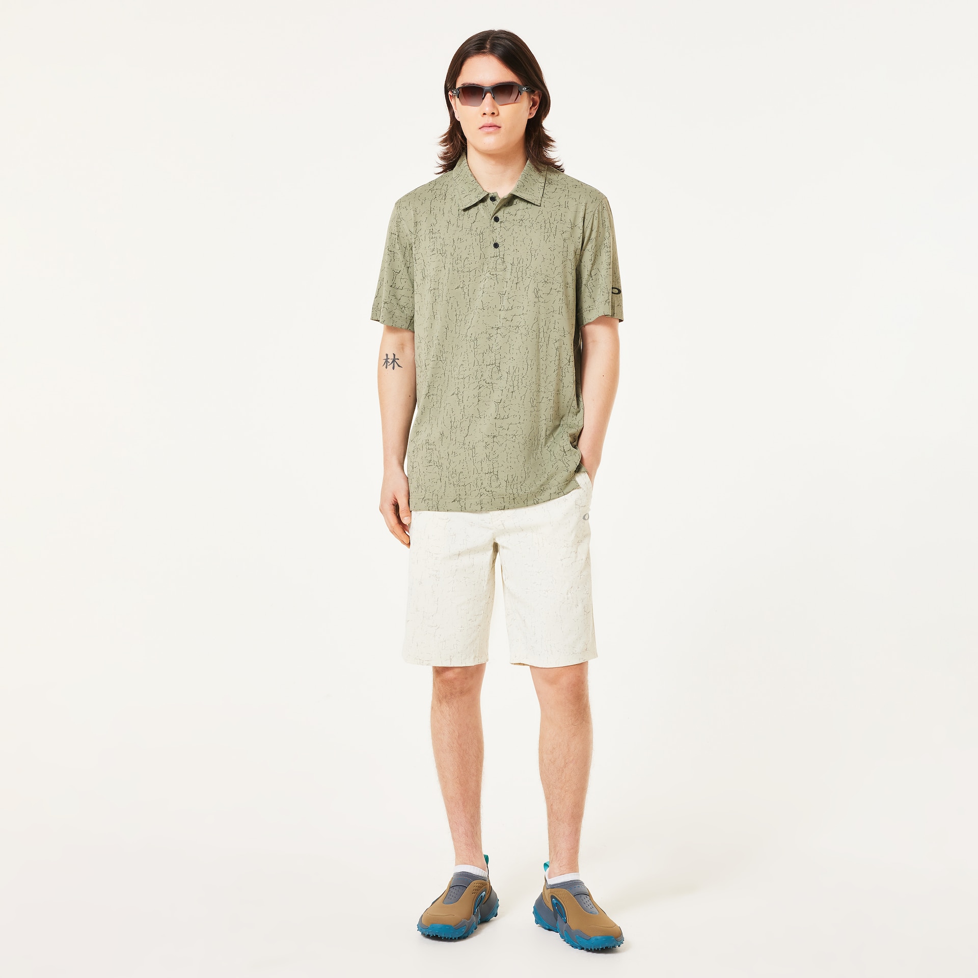 Oakley Men's Resist Short Size: