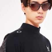 Skull Hybrid Pullover Jacket - Blackout
