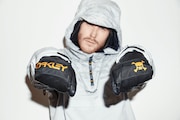 TC Skull Mitt - Blackout