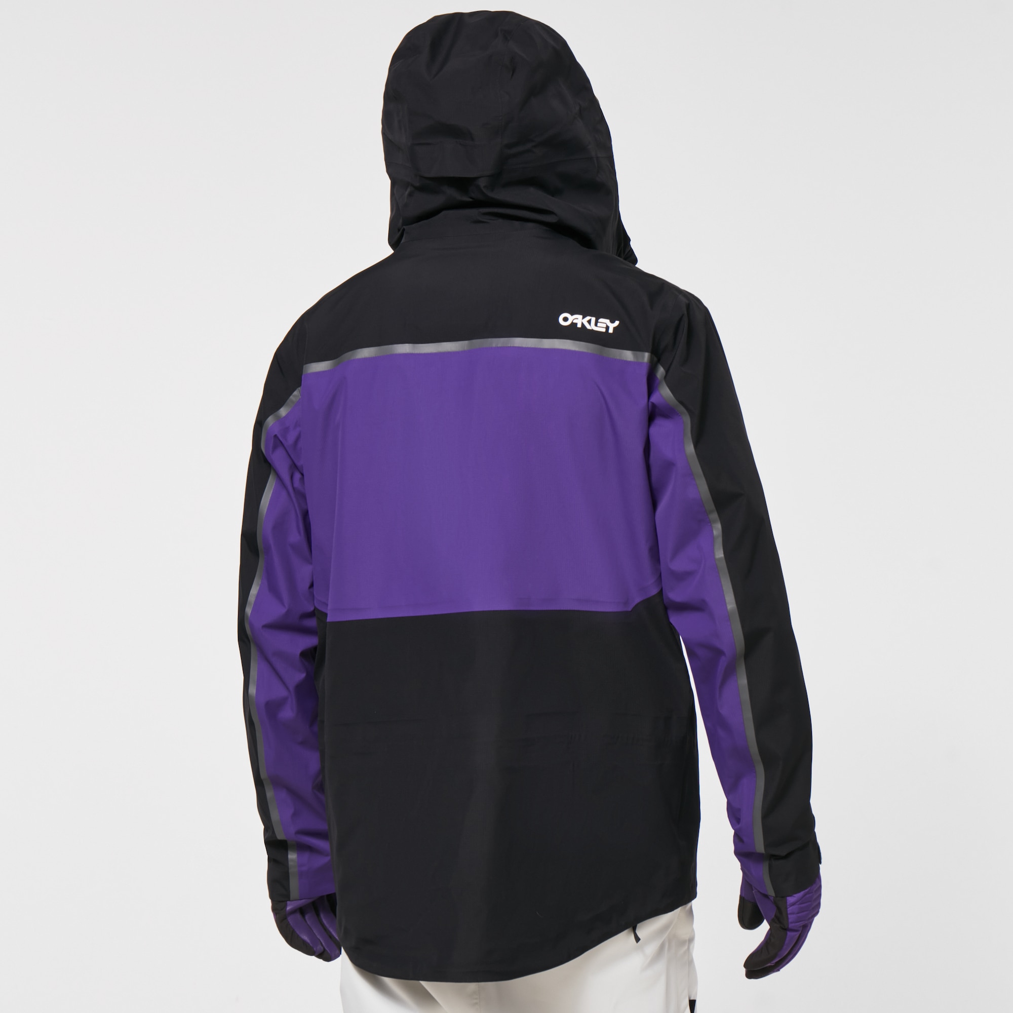 Oakley Evocative Shell Jacket in Blackout/Deep Violet | Oakley® US
