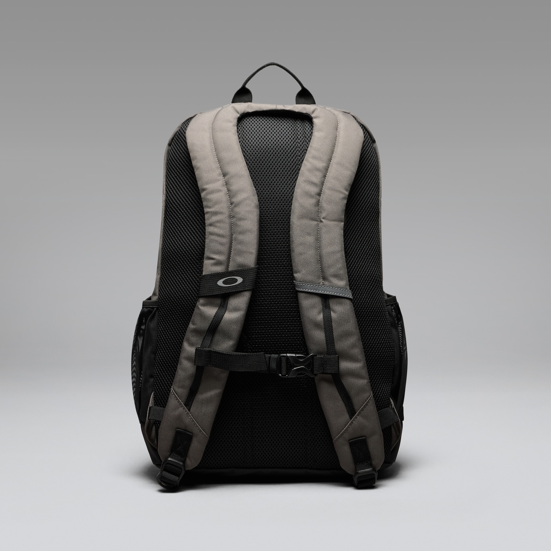 Oakley Spark Traverse in Granite Gray | Oakley® US