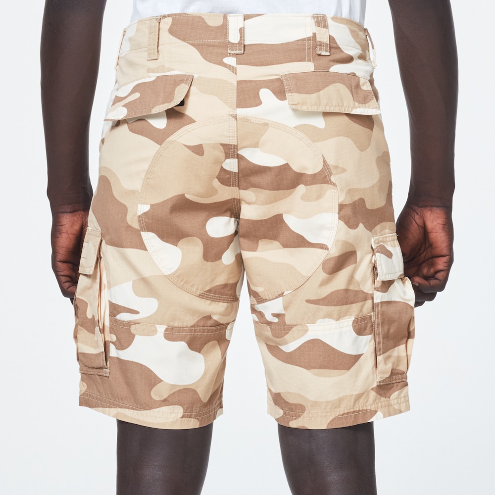 Oakley Camo Commuter Cargo Short in New Desert Camo | Oakley