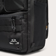Essential Backpack M 8.0 - Blackout