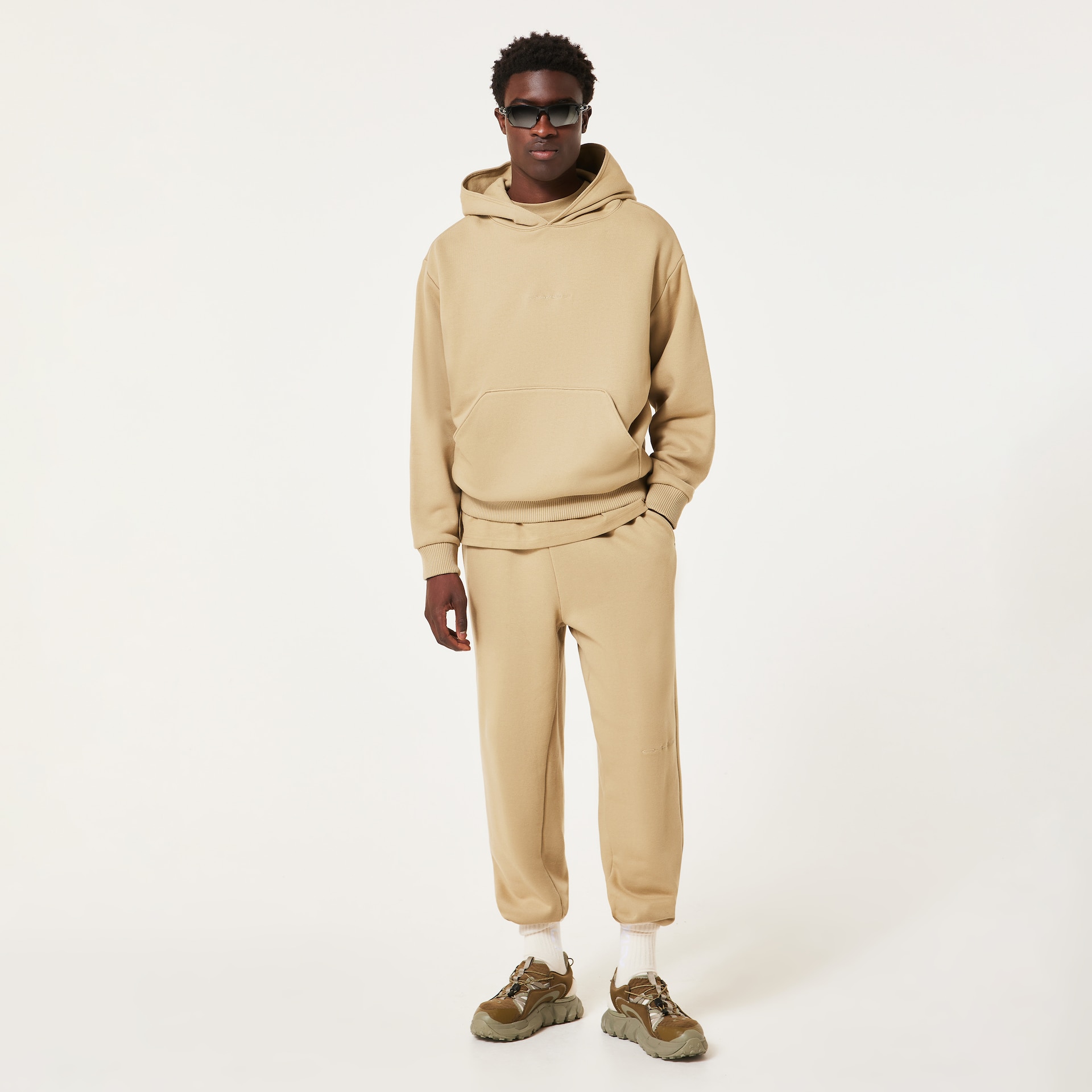 オークリー Soho Sweatpant 3.0 Pebble | オークリー公式ストア 日本