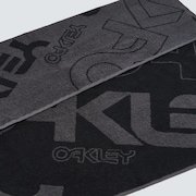 B1B Repeat Towel - Blackout