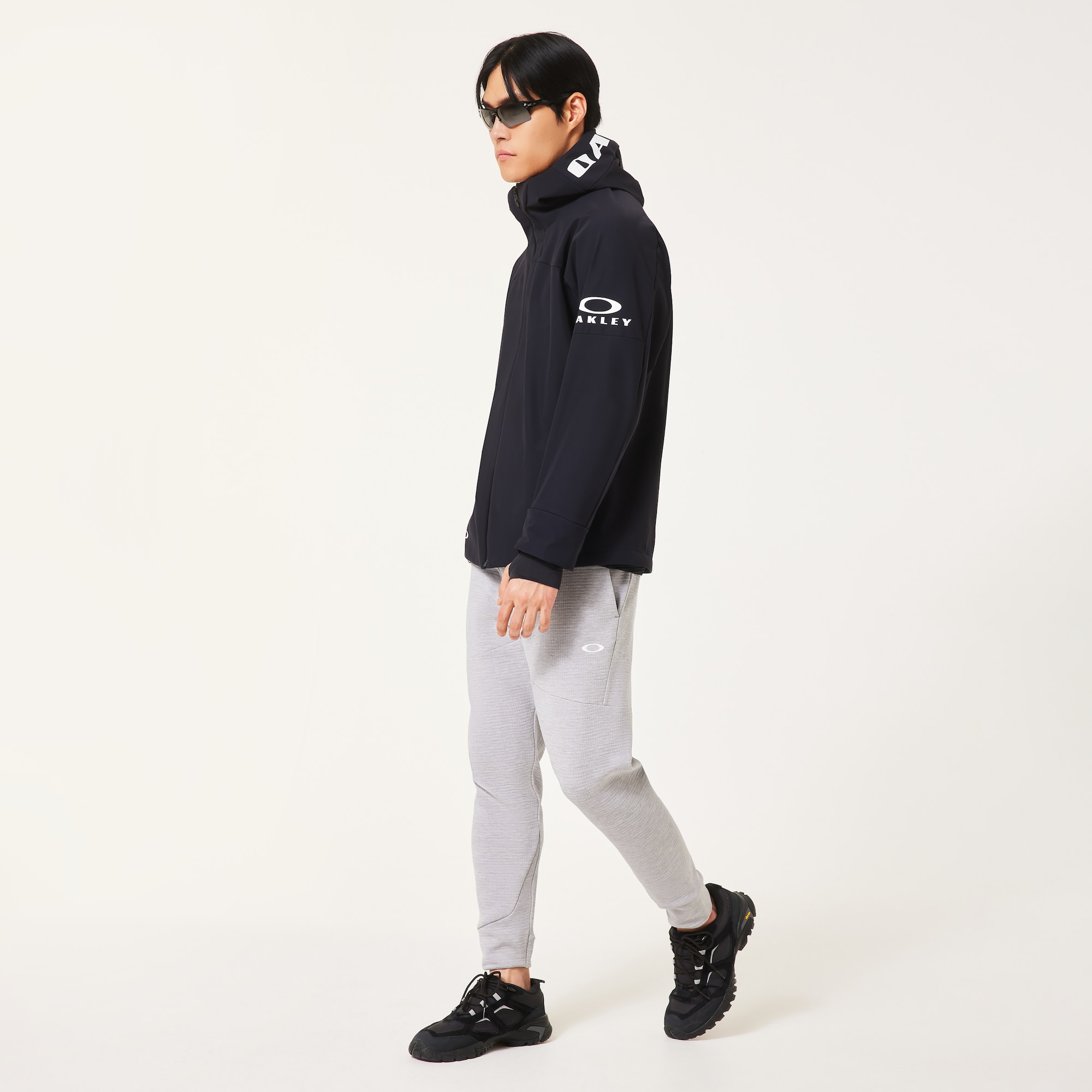 Oakley O-Fusion Warm Jacket 2.0 in Blackout | Oakley® US