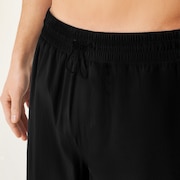 Performance Hybrid Short - Blackout