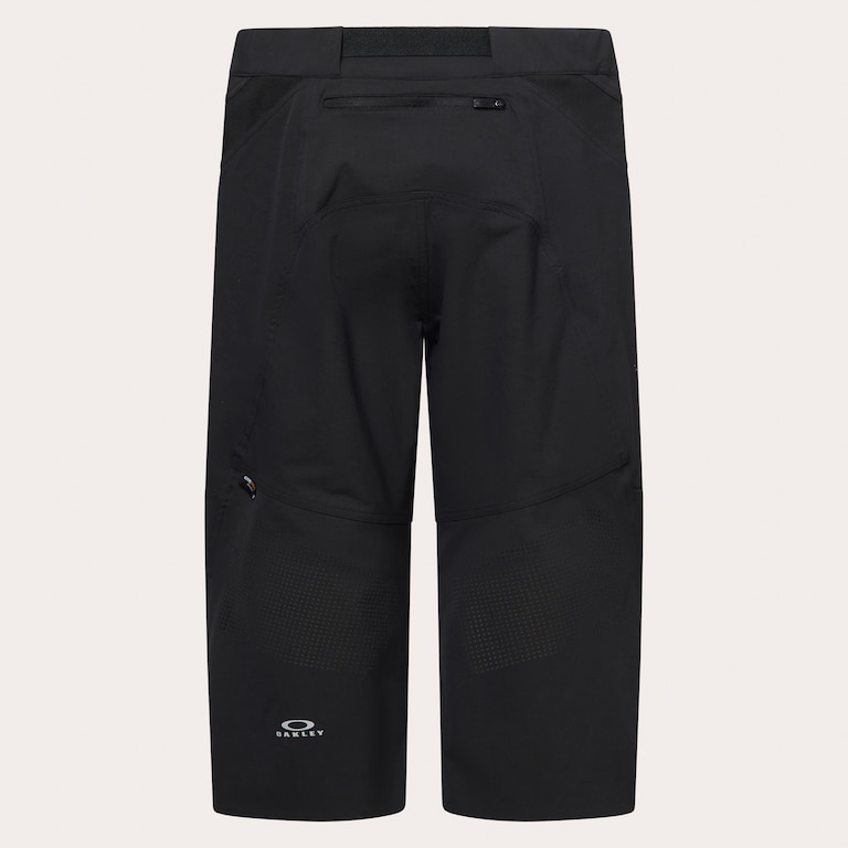 Latitude Veil 3/4 Short - Pitch Black
