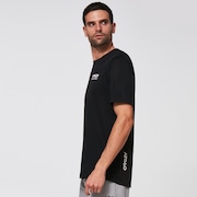 Cascade Trail Tee - Blackout