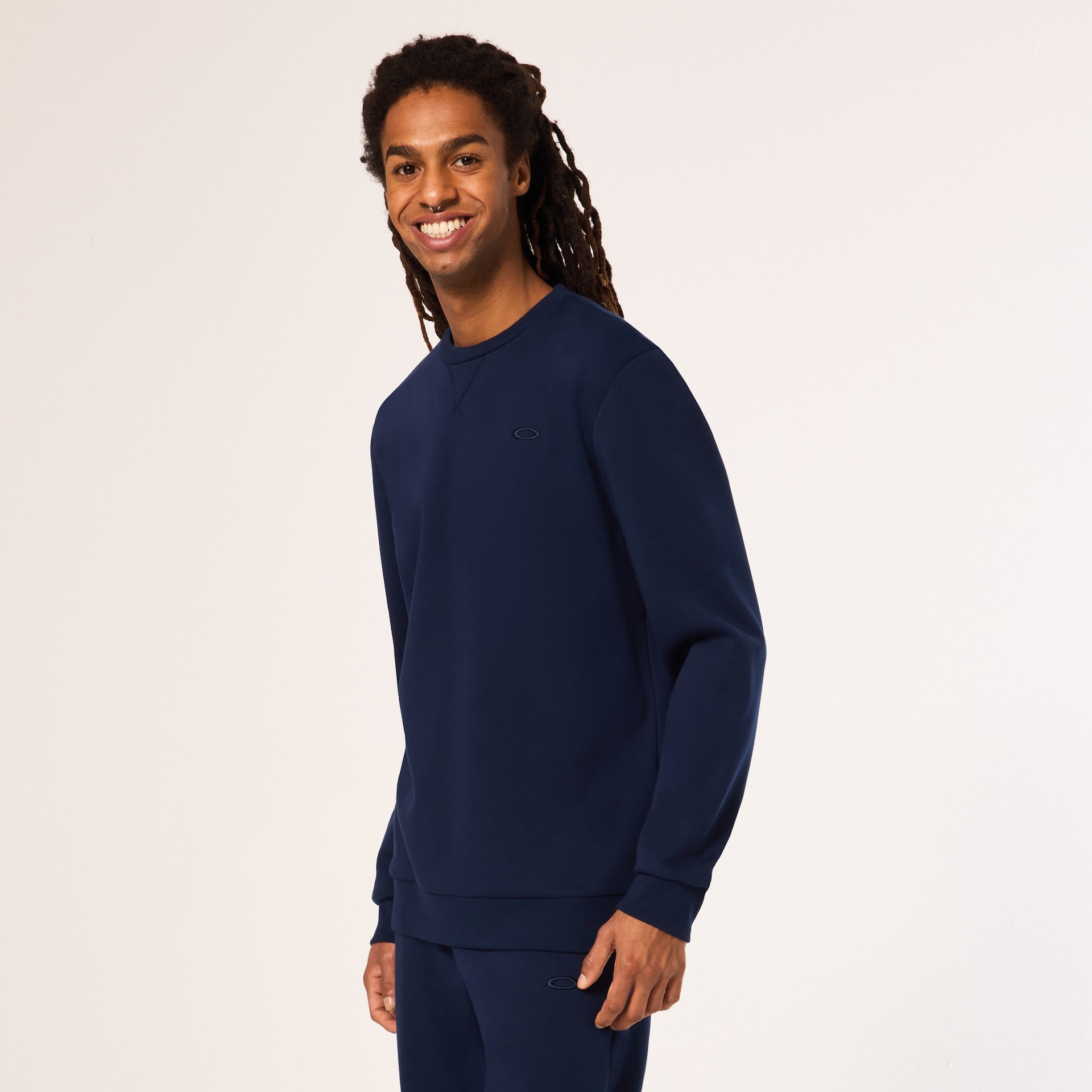 Oakley Relax Crew Sweatshirt 2.0 in Team Navy | Oakley® | Official