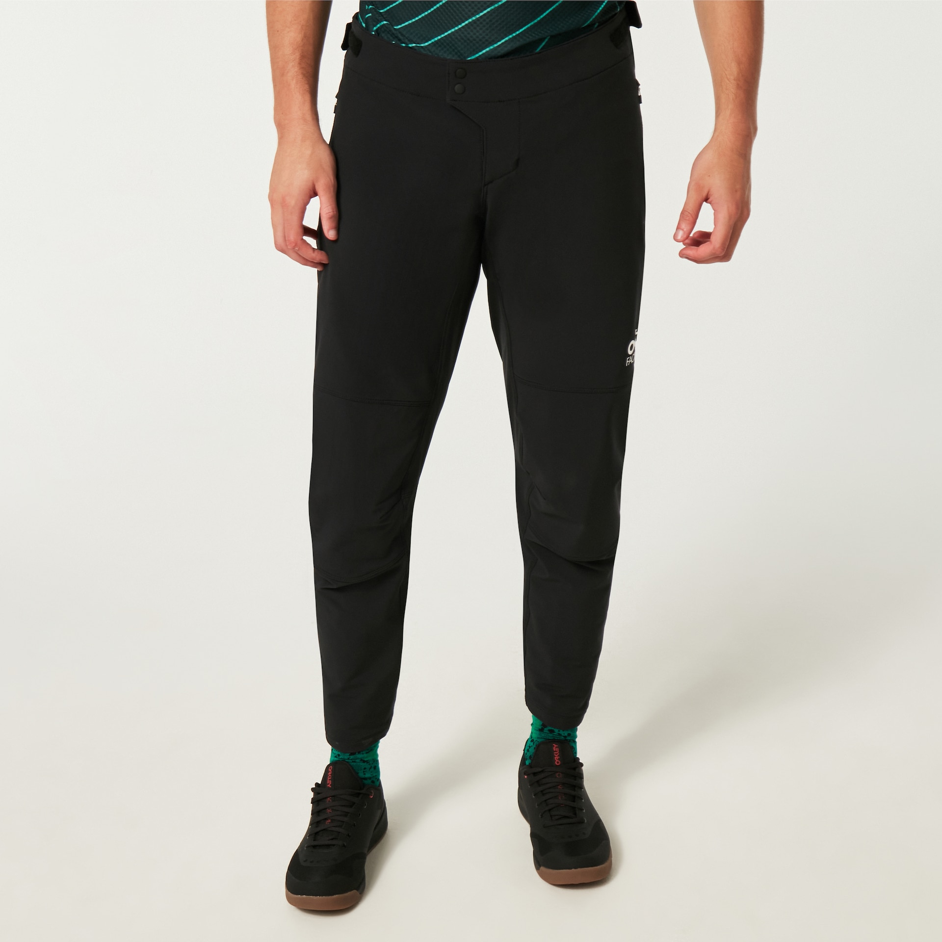 Oakley Element Lite Mtb Pant in Blackout | Oakley® US