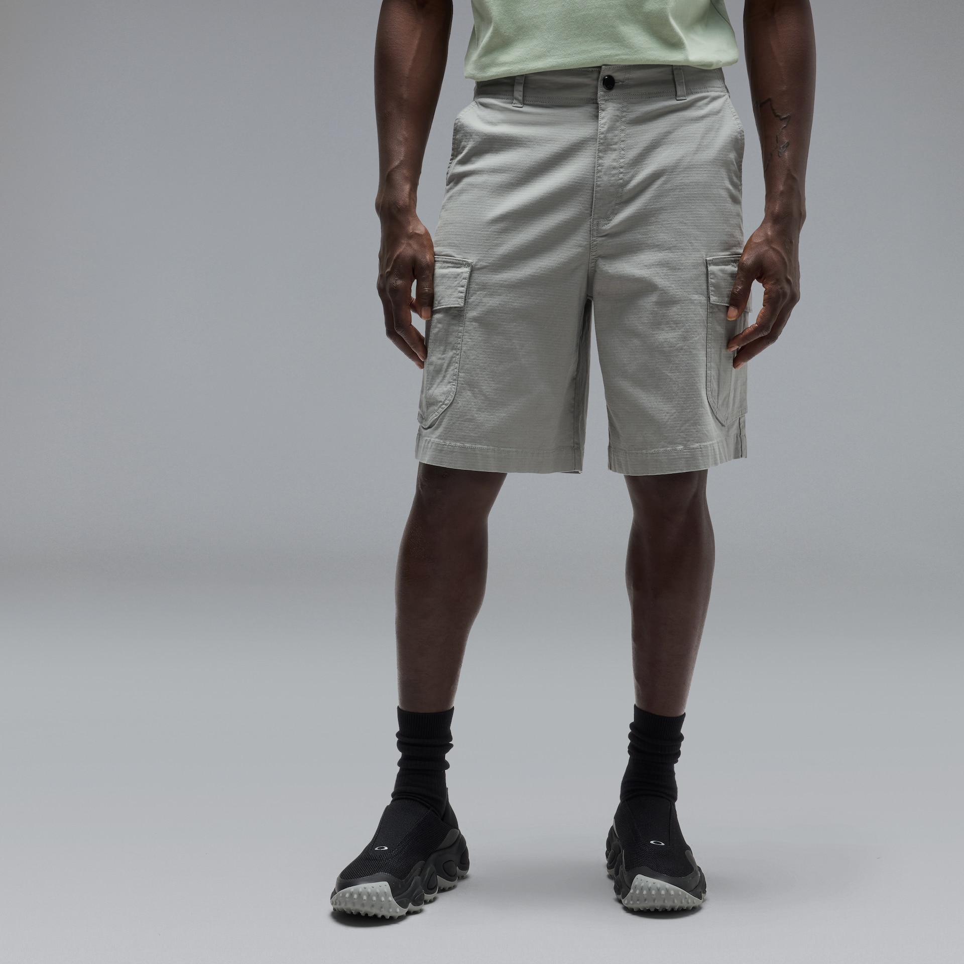 Oakley All Day Cargo Short in Army Green | Oakley® US