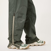Latitude Soar Shell Pant - Surplus Green