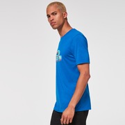 3D Repeat Bark Tee - Ozone