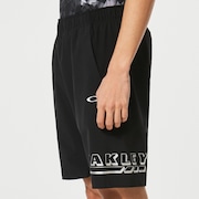 Striking Wind Shorts 9Inch 1.0 - Blackout