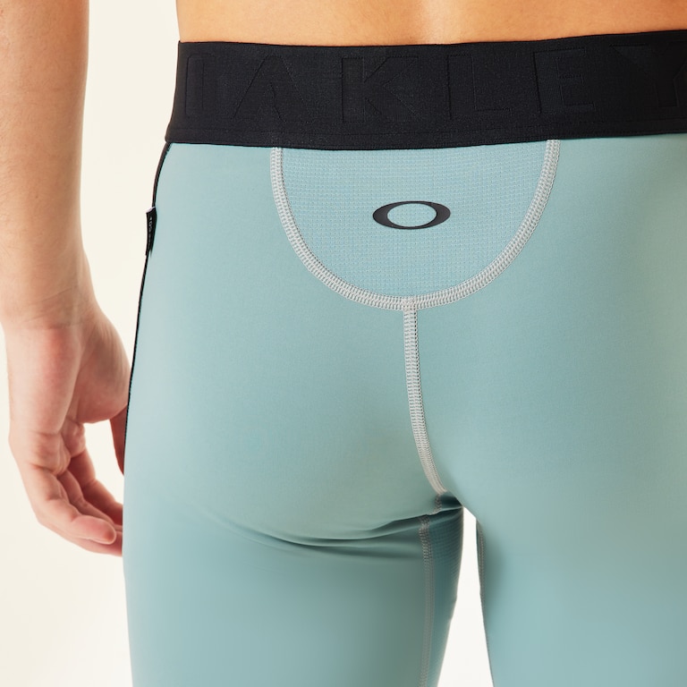 Performance Compression Short - Pacific