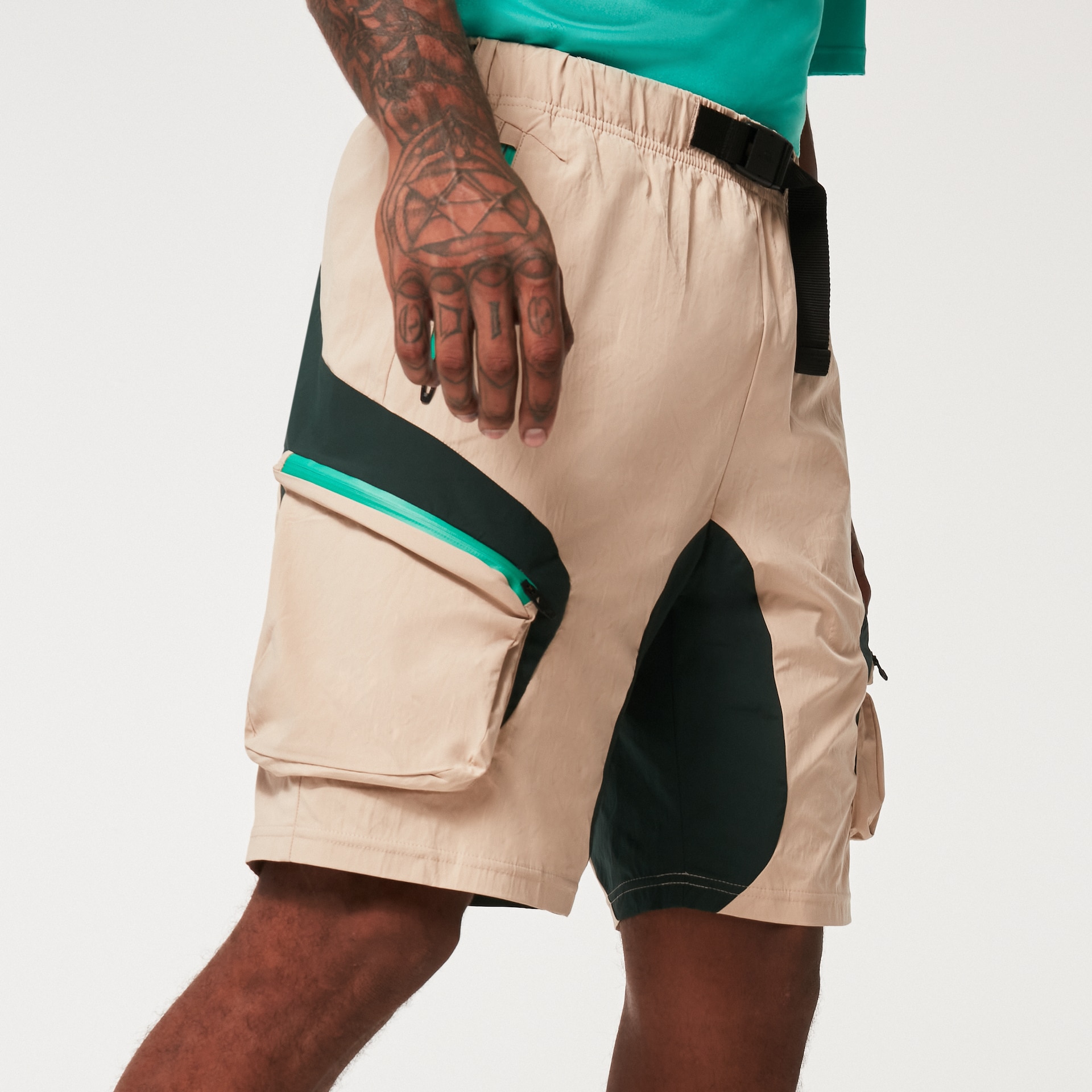 Oakley Latitude Cargo Short in Humus | Oakley® US