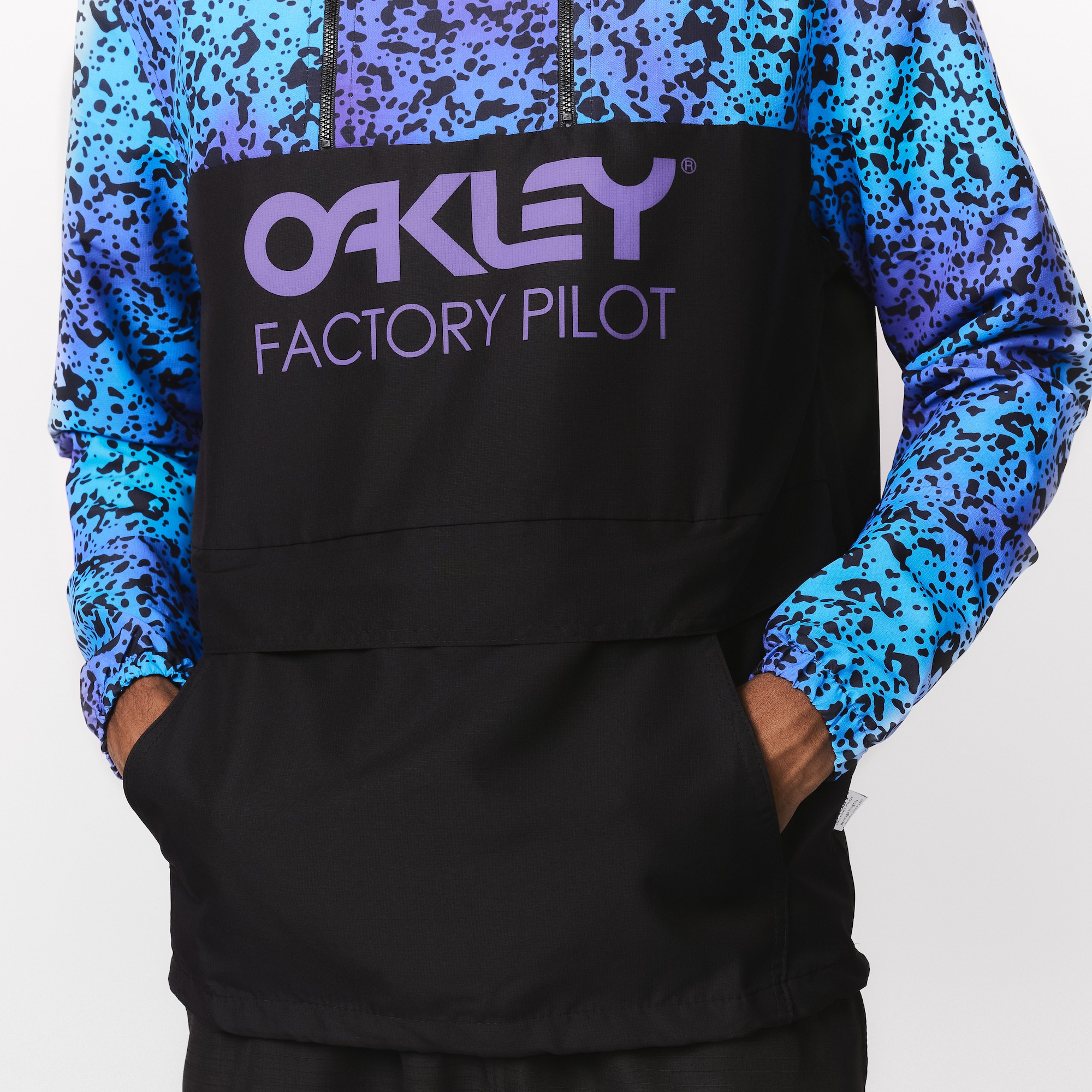 Oakley Jaqueta Factory Pilot Windbreaker em Blackout | Oakley® BR