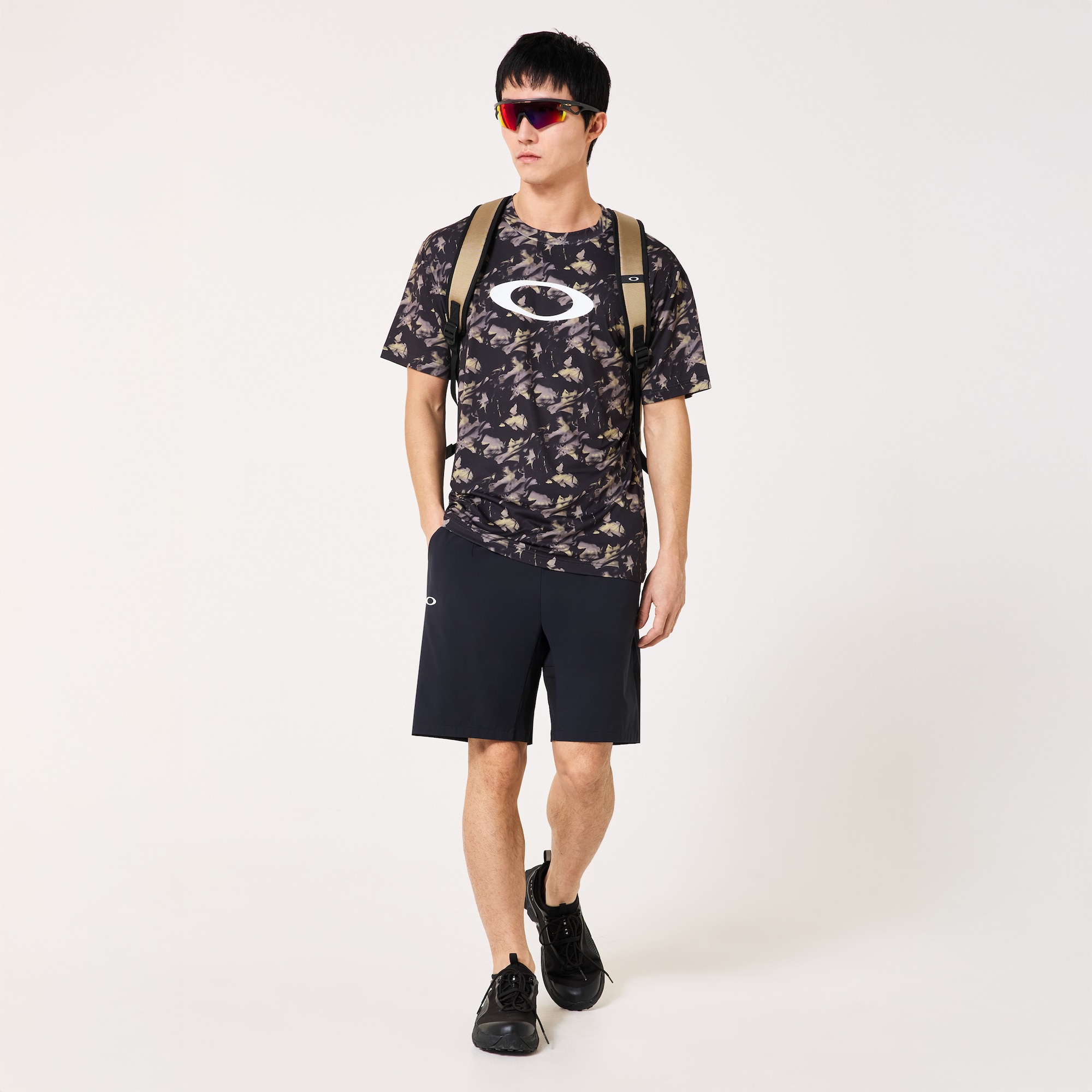 Oakley Enhance Mobility Shorts 7.0 in Pitch Black | Oakley® US