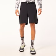 Latitude Arc Short - Blackout