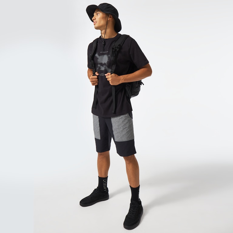 Blurred Scatter Skull Tee - Blackout