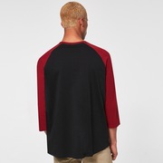 Relax Raglan 3/4 Tee - Black/Iron Red