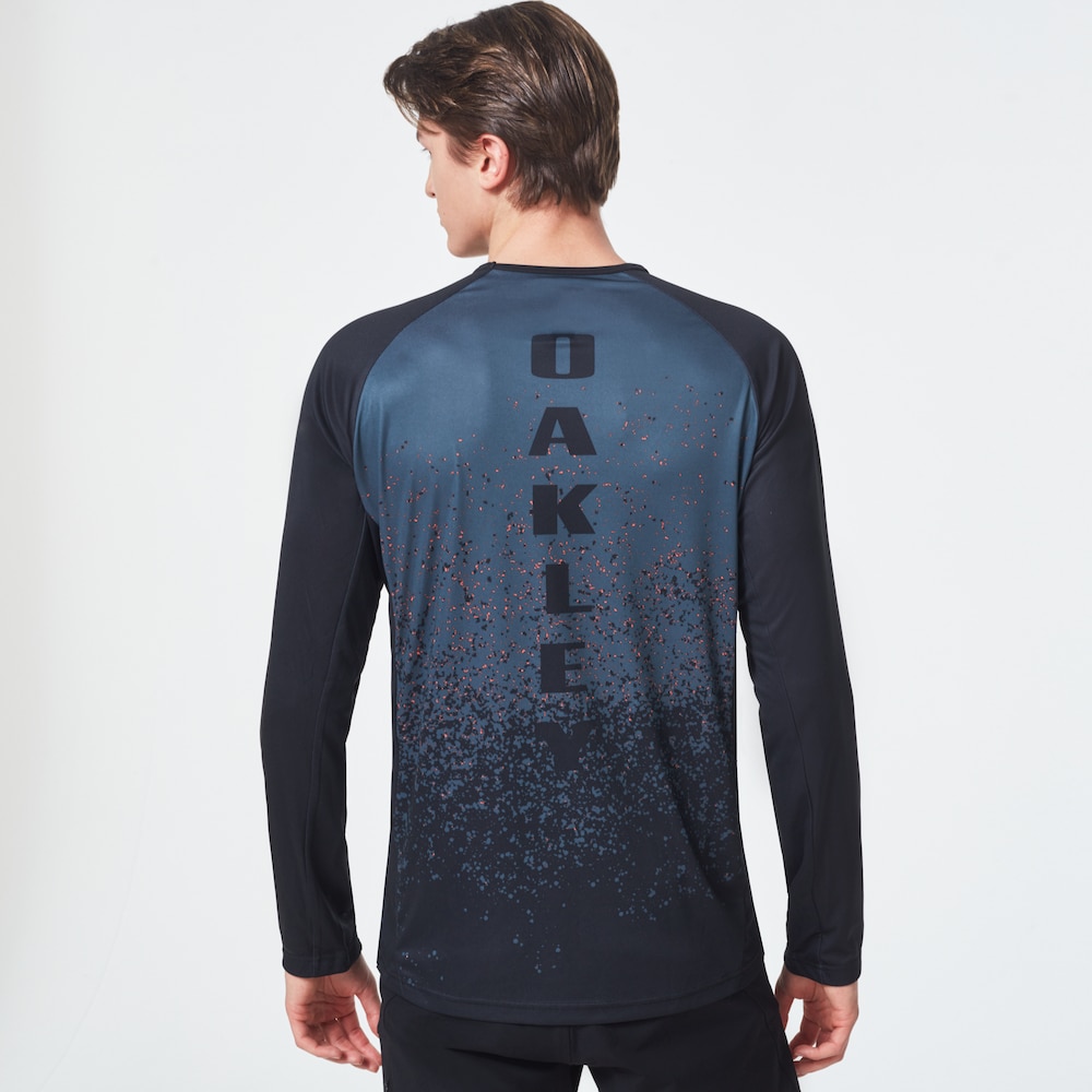 Oakley MTB LS Tech Tee in Gray Pixel Print | Oakley® | Official
