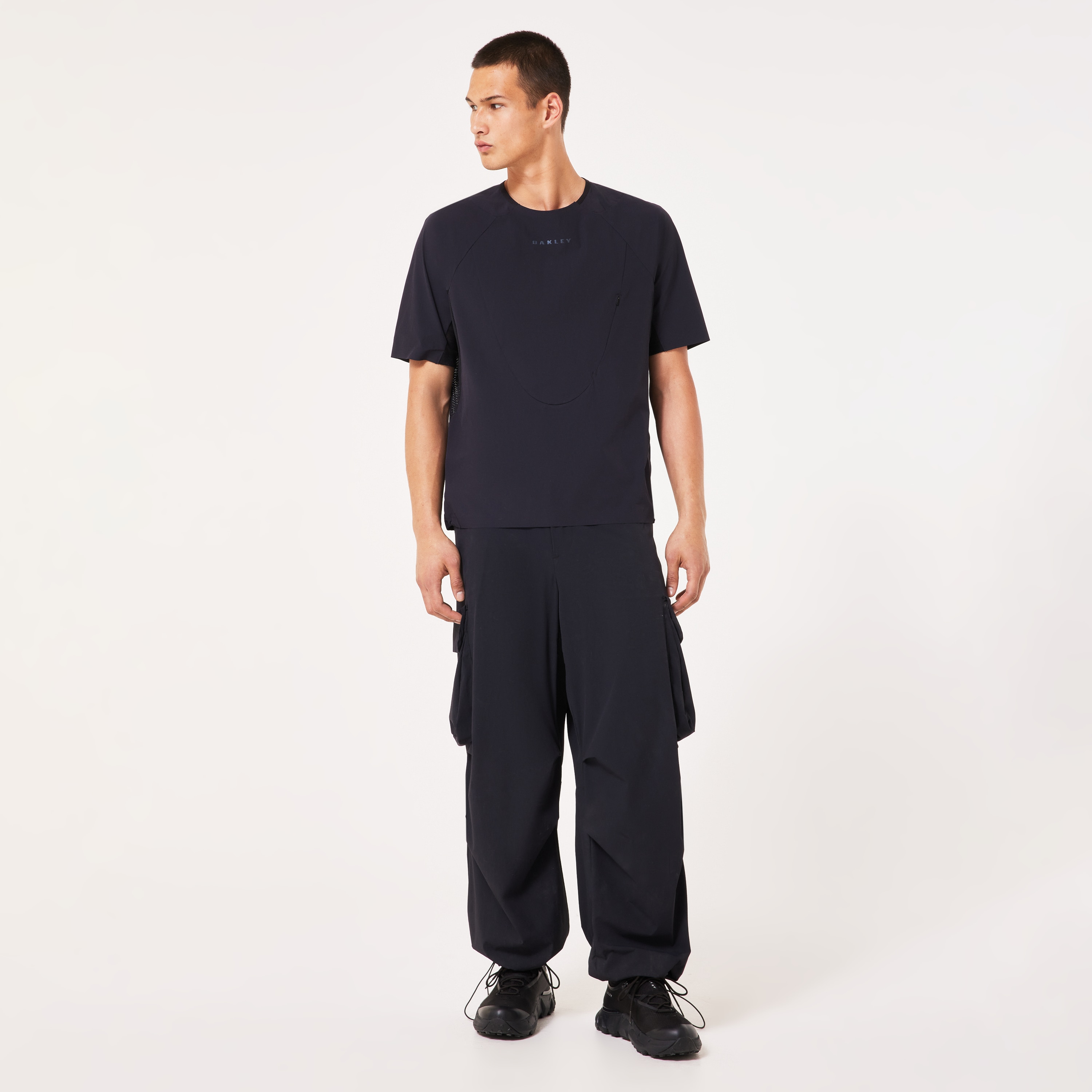 Oakley Latitude Flex Cargo Pant in Blackout | Oakley® US