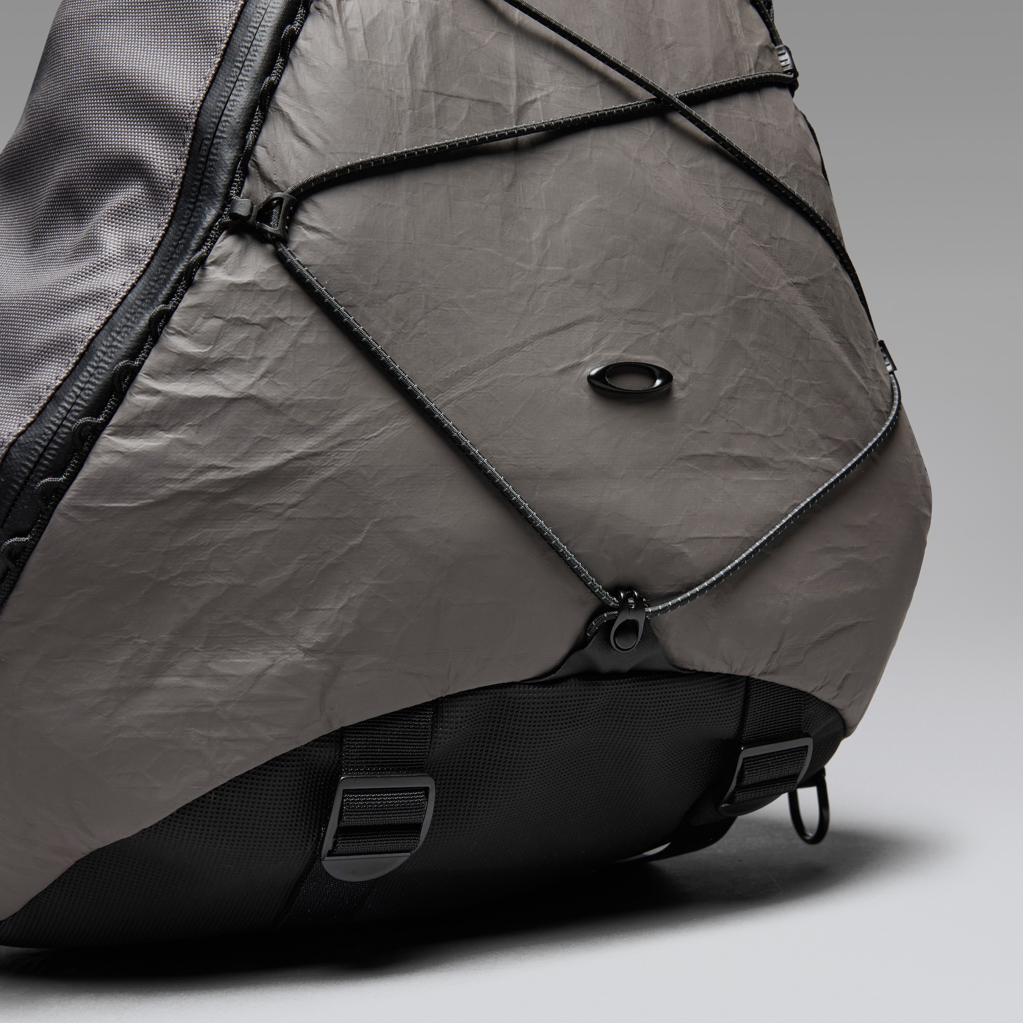 Oakley Latitude Sling Pack in Granite Gray | Oakley® US