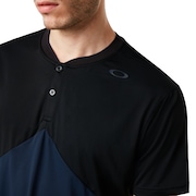 Enhance Slant Henley 9.0 - Blackout
