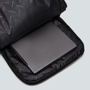Futura Commuter Backpack - Blackout