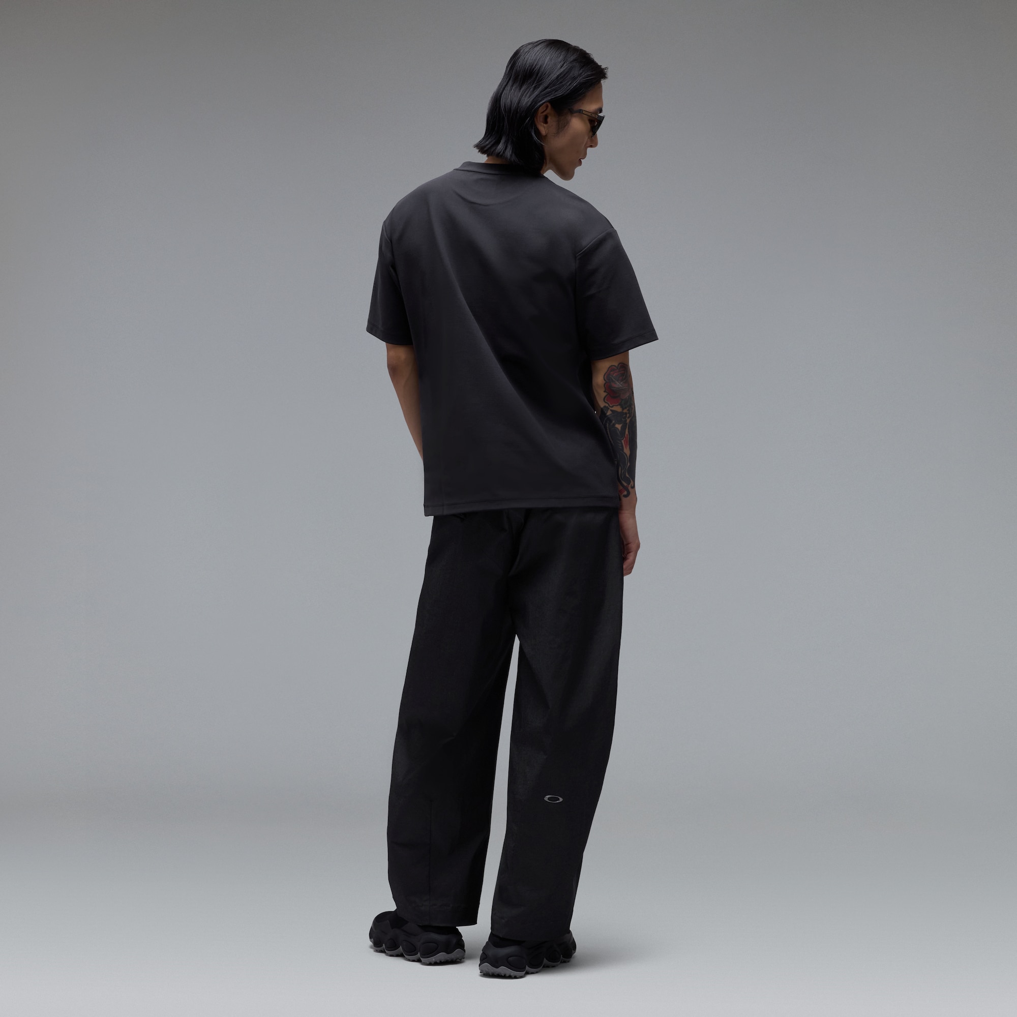 オークリー Rs Veil 1975 Jpn SS Tee Gunmetal Pitch Black