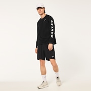 Slant Logo Print L/S Tee 8.0 - Blackout