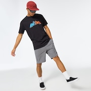 Graphic Waves Tee - Blackout