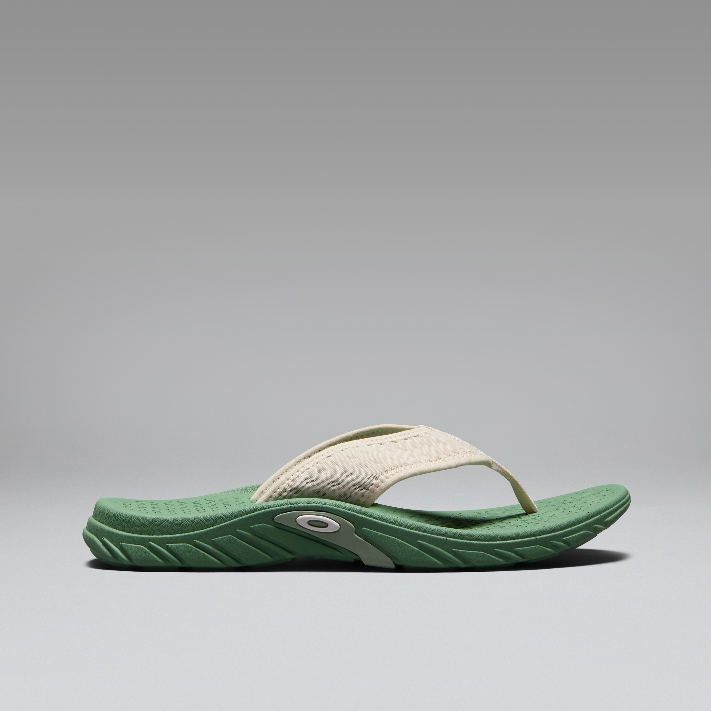 Oakley Men's Operative Flip Flop Size: