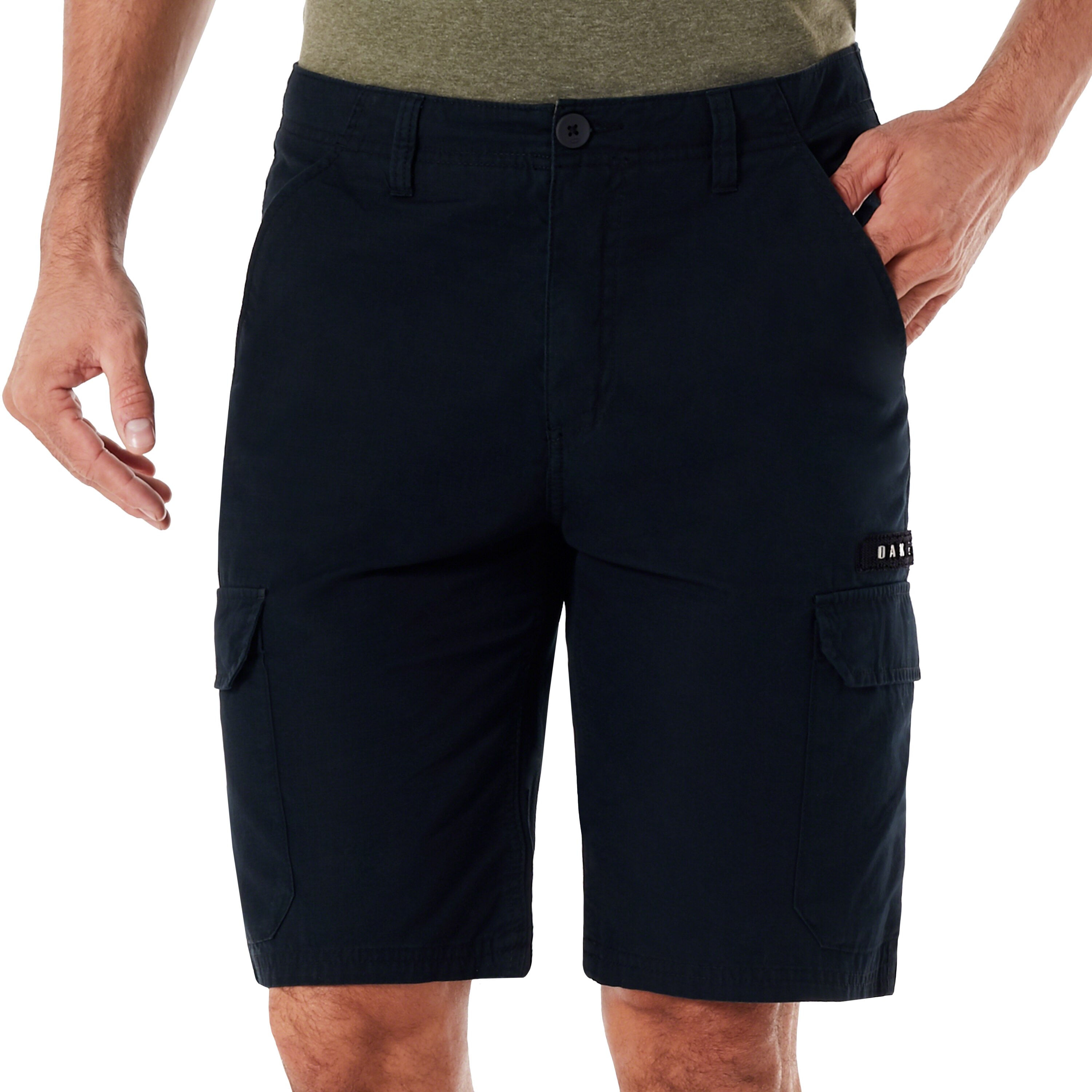 Oakley Cargo Icon Short Pants in Blackout | Oakley® | Official