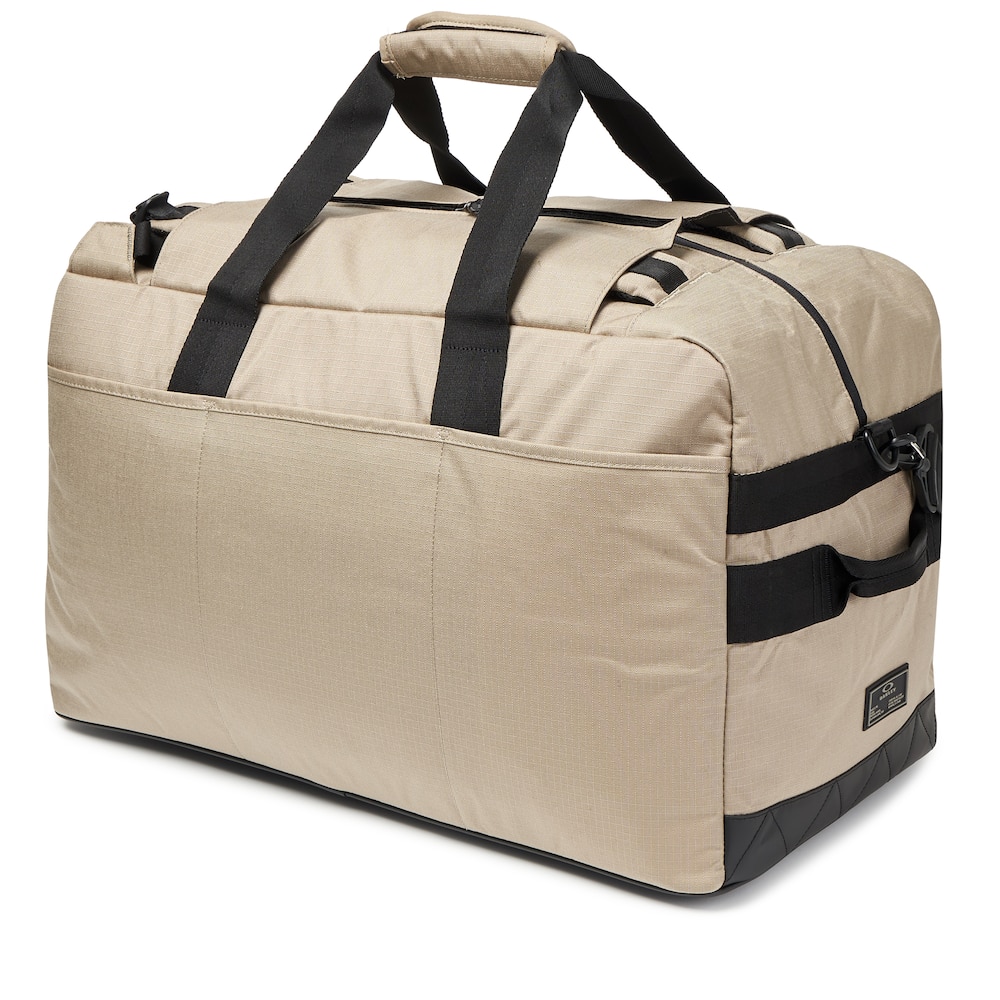 Oakley Utility Big Duffle Bag in Rye | Oakley® | Official Oakley