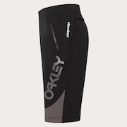 Maven Scrub Short - Black/Grey
