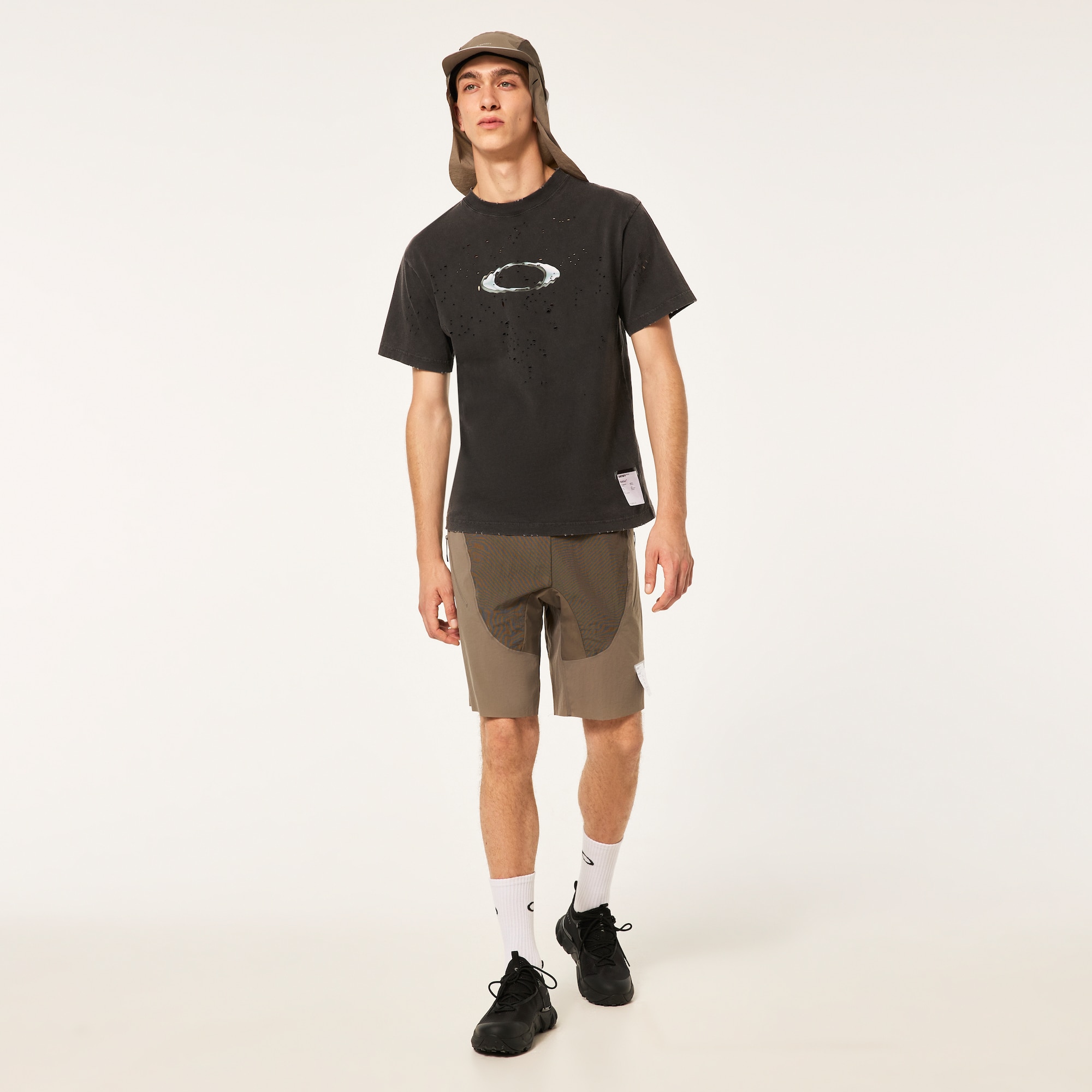 Oakley MothTech™ T-Shirt x Satisfy in Volcanic Ash | Oakley® EU
