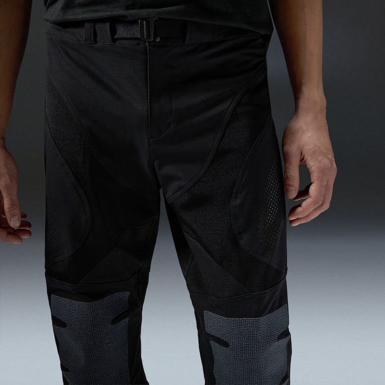 Latitude Veil 3/4 Short - Pitch Black