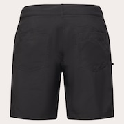 Baseline Hybrid 18” Short - Pitch Black