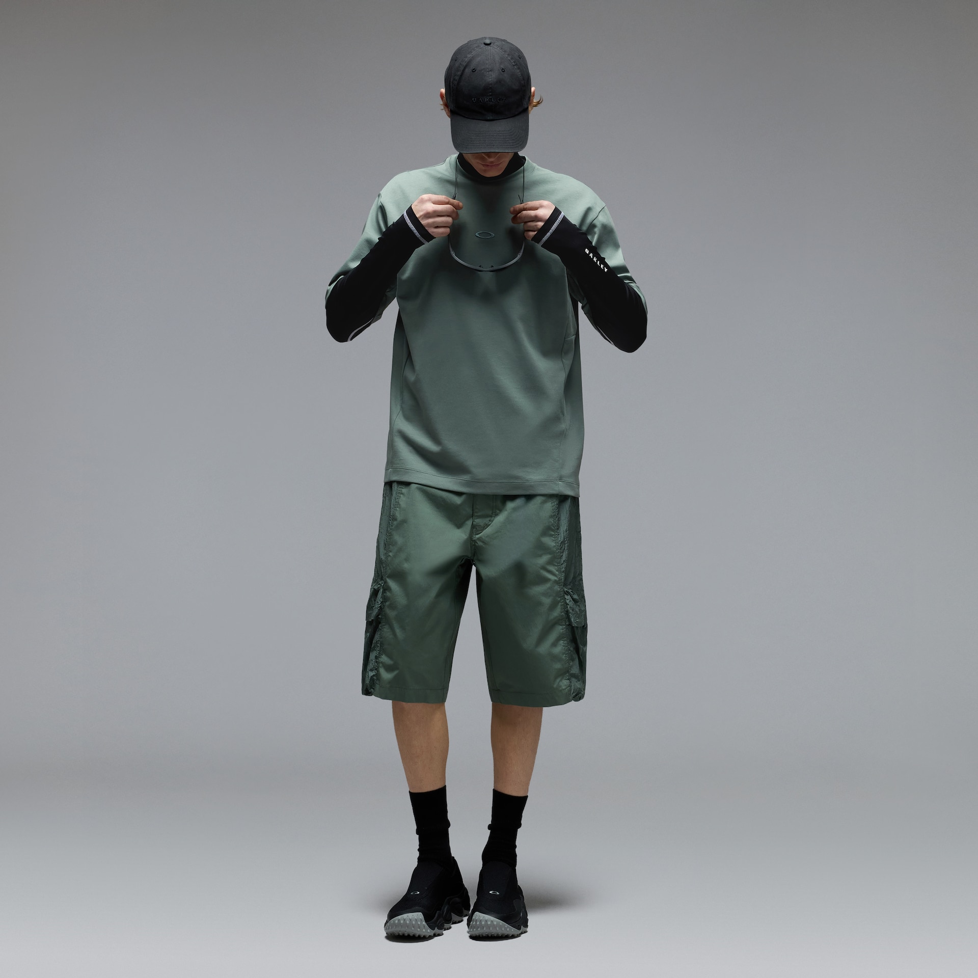 Oakley Factory Pilot カーキウェア Oakley Driven Tee in Aviator Green | Oakley® US