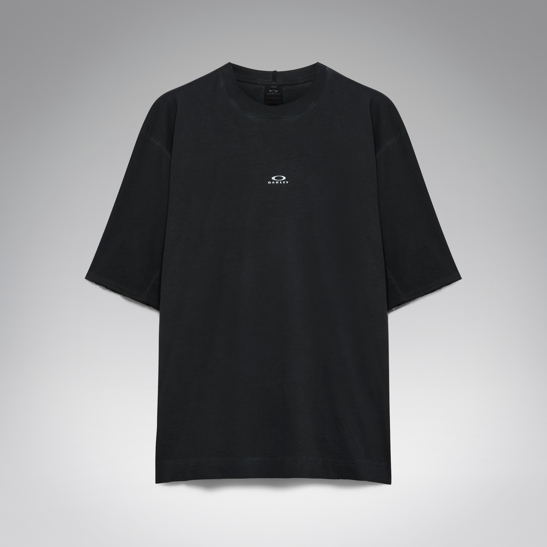 Oakley Latitude Veil Tee in Pitch Black | Oakley® US